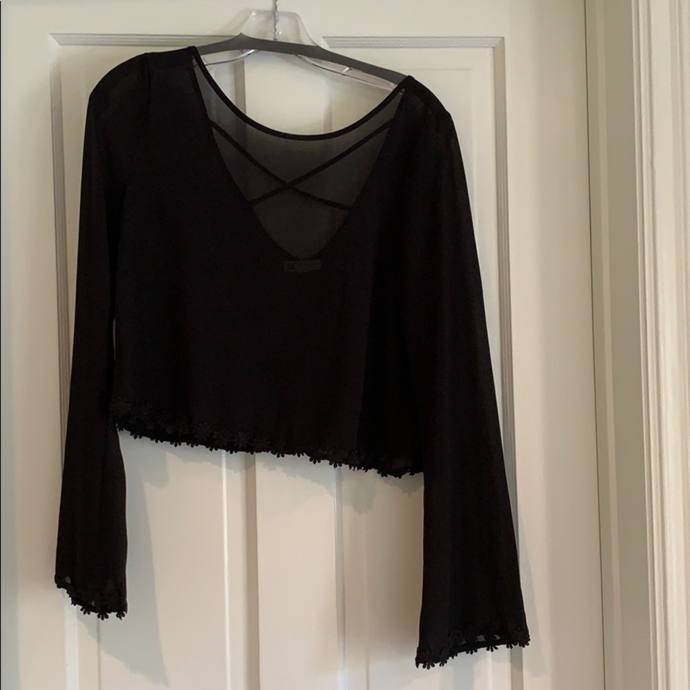 Black long sleeve slight crop top